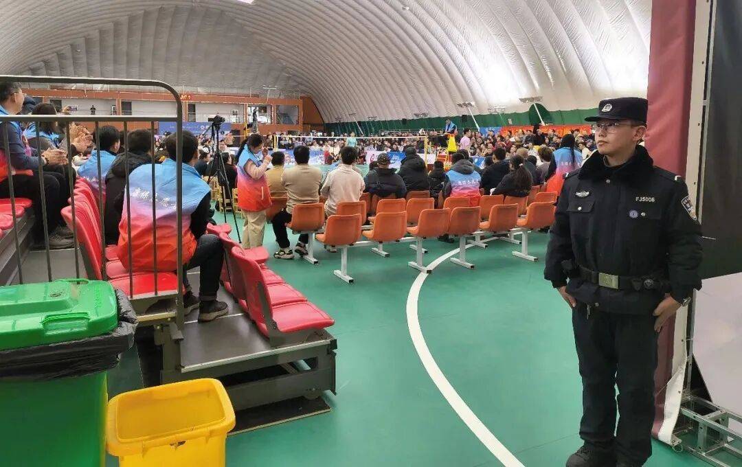 康保公安圆满完成“决战到天亮”羽毛球全国巡回挑战赛张家口康保站赛事安保工作